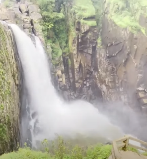 Weinia Falls
